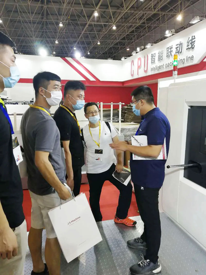 展會(huì)進(jìn)行時(shí)|直擊精彩瞬間，信川機(jī)械展臺熱潮連連