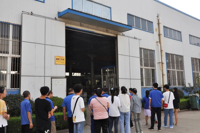 熱烈祝賀信川機械職工子弟金榜題名！