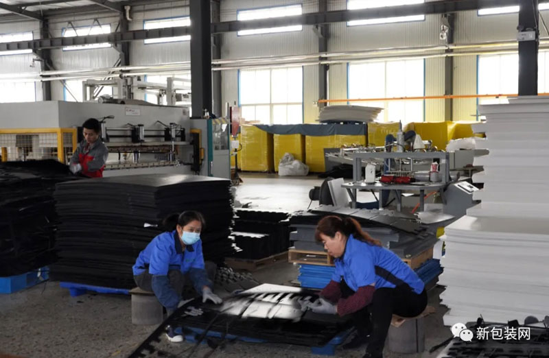 熱烈歡迎華商書院物流包裝聯(lián)盟蒞臨山東天利源參觀交流！