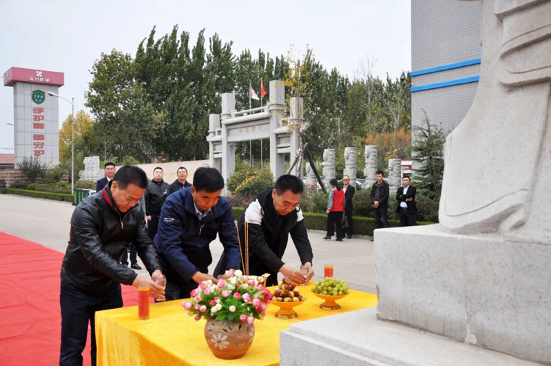 熱烈歡迎華商書院物流包裝聯(lián)盟蒞臨山東天利源參觀交流！