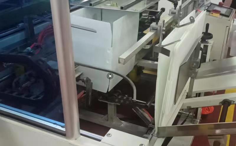 公司最新設(shè)計的蜂窩板箱自動線成功通過測試！